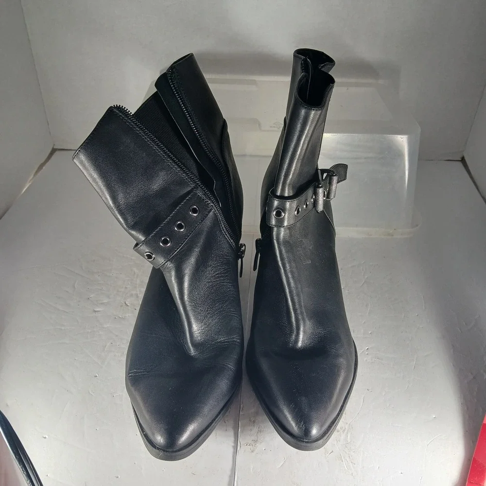 Nine West WNGIAH Ankle Boots 7M Black Leather Buckle Block Heel Moto Edgy Chic